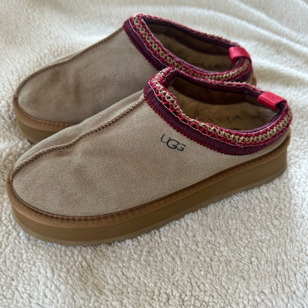 UGG Beige and Burgundy Tazz Slip-On Shoes